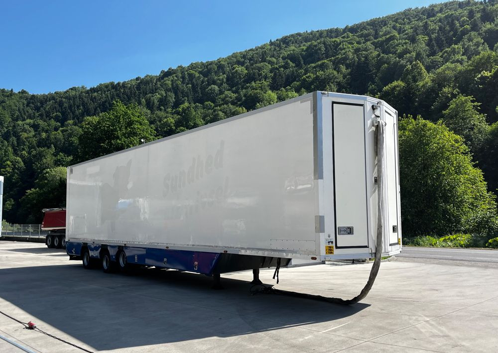 Pezzaioli HMK Industri // Do przewozu zwierząt // 2004 Rok // 3 Pokłady // Waga // Osi skrętne // Oznonacja // - Semi-reboque transporte de gado: foto 4 Pezzaioli HMK Industri // Do przewozu zwierząt // 2004 Rok // 3 Pokłady // Waga // Osi skrętne // Oznonacja // - Semi-reboque transporte de gado: foto 4