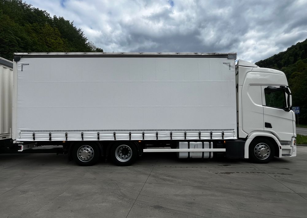 Scania R410 // 2018 // Retarder // Tandem 7.7+7.7 // Przyczepa Krone // Oś podnosozna // - Camião de lona: foto 3 Scania R410 // 2018 // Retarder // Tandem 7.7+7.7 // Przyczepa Krone // Oś podnosozna // - Camião de lona: foto 3
