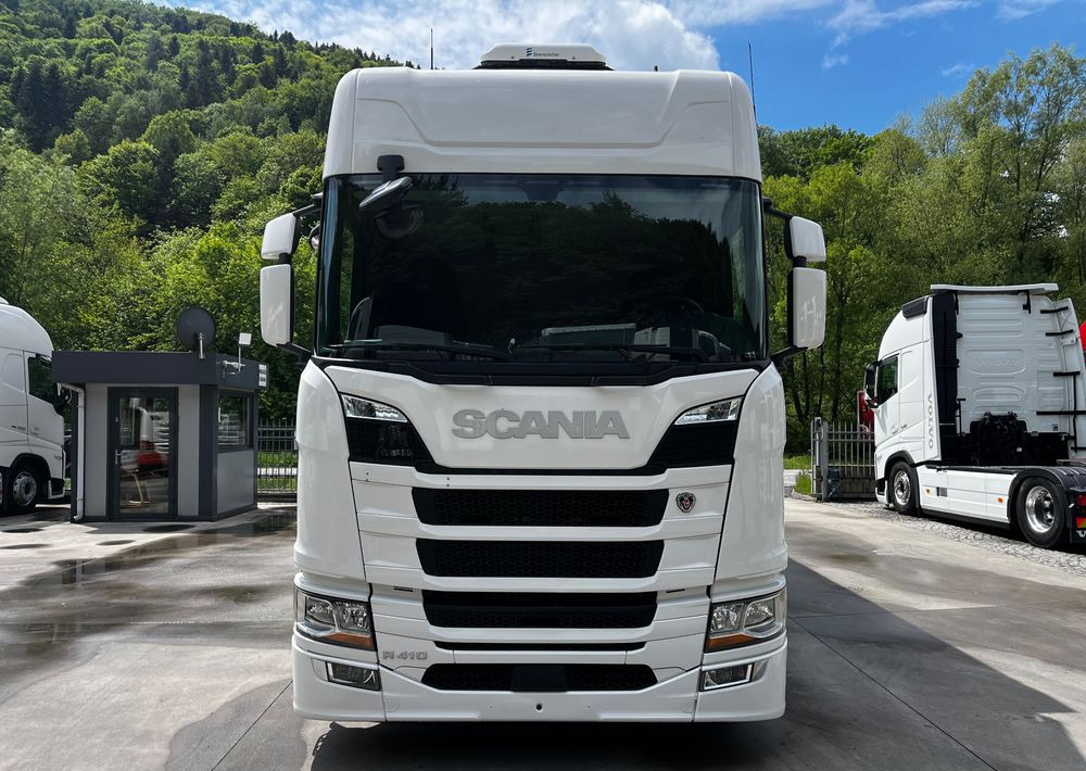 Scania R410 // 2018 Rok 6x2 // Retarder // Automat // Led // Navi // 77 // - Camião de lona: foto 2 Scania R410 // 2018 Rok 6x2 // Retarder // Automat // Led // Navi // 77 // - Camião de lona: foto 2