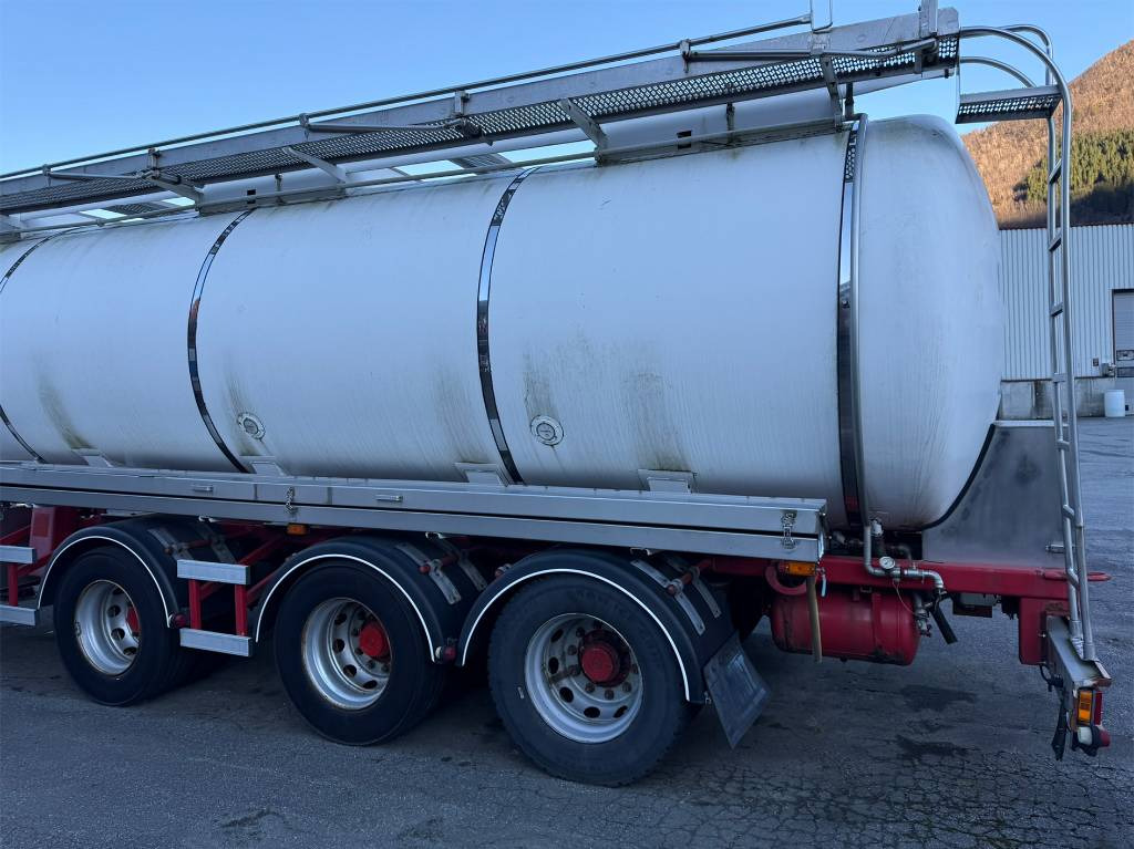 Annet Schrader tank trailer 32 m2 - Semi-reboque cisterna: foto 5 Annet Schrader tank trailer 32 m2 - Semi-reboque cisterna: foto 5