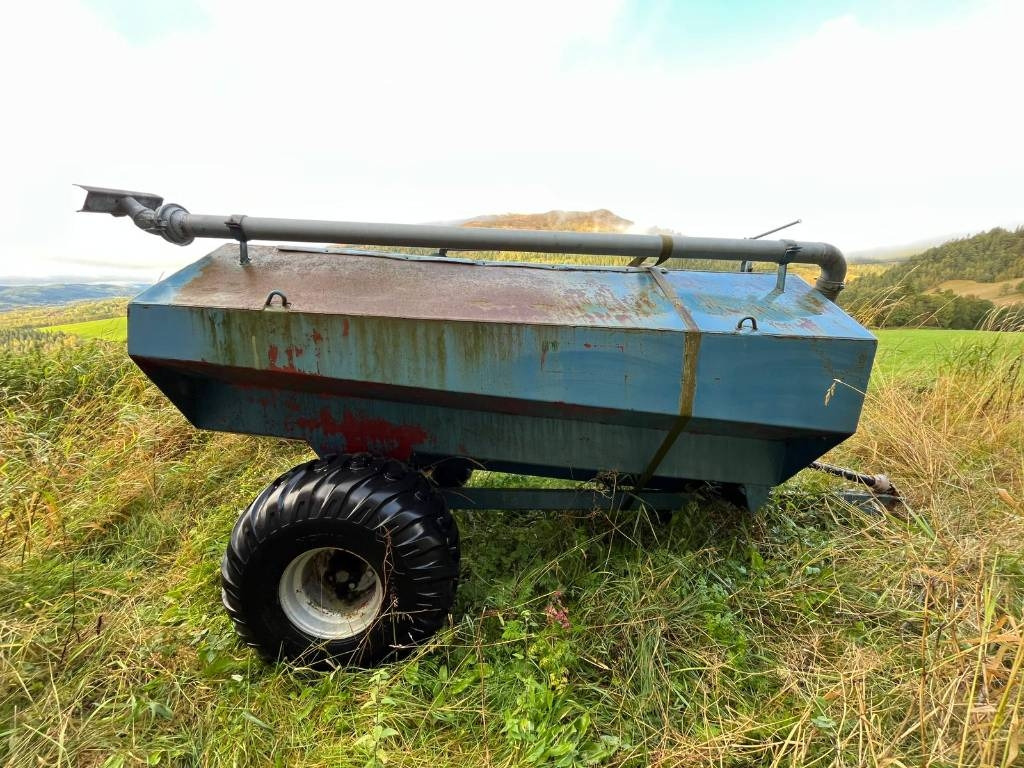 GB 4.8 Guffen Fertilizer Spreader - Cisterna de chorume: foto 1 GB 4.8 Guffen Fertilizer Spreader - Cisterna de chorume: foto 1
