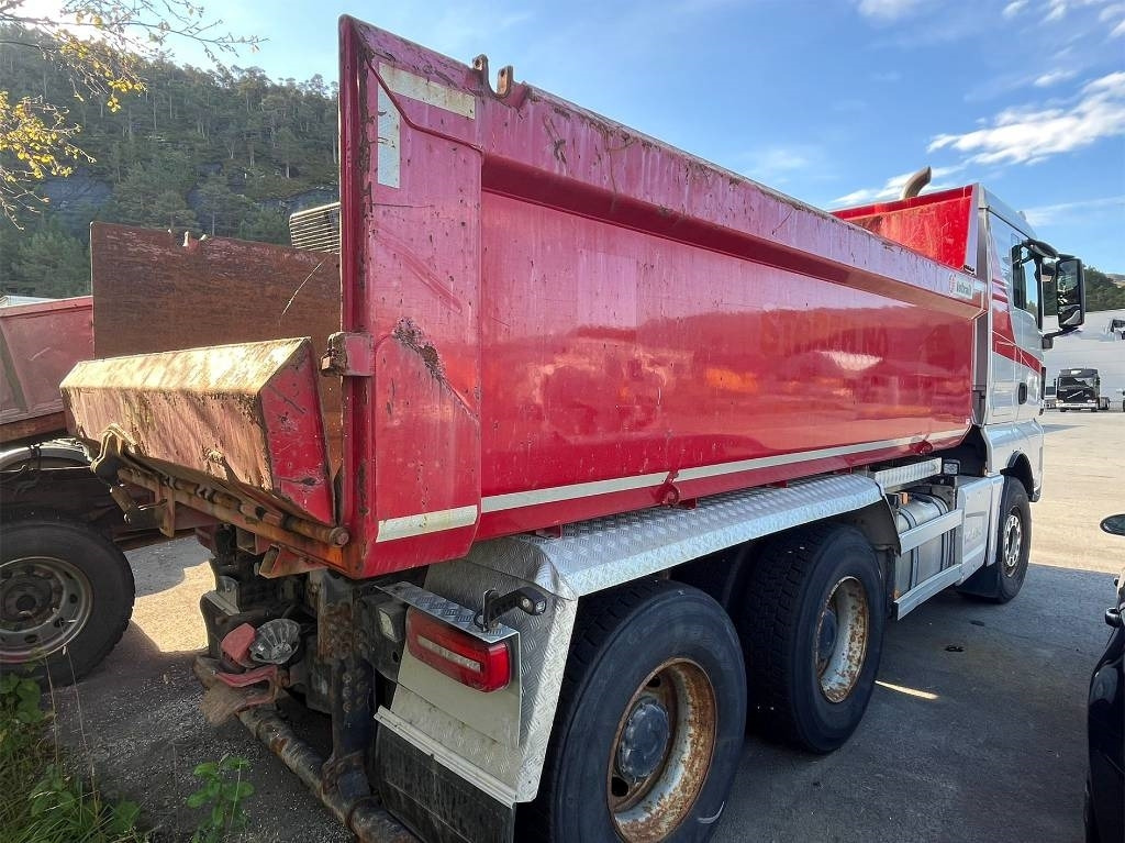 MAN TGX 26.580 6x4 - Camião basculante: foto 2 MAN TGX 26.580 6x4 - Camião basculante: foto 2