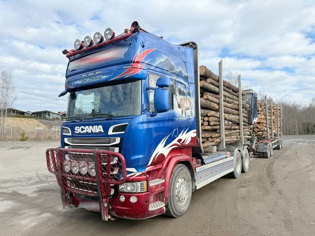 Scania R 730 6x4 Jonsered J1088S - Camião de transporte de madeira: foto 1 Scania R 730 6x4 Jonsered J1088S - Camião de transporte de madeira: foto 1