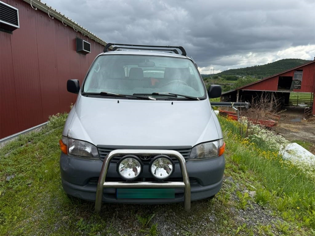 Toyota Hiace 4x4 - Furgão compacto: foto 3 Toyota Hiace 4x4 - Furgão compacto: foto 3