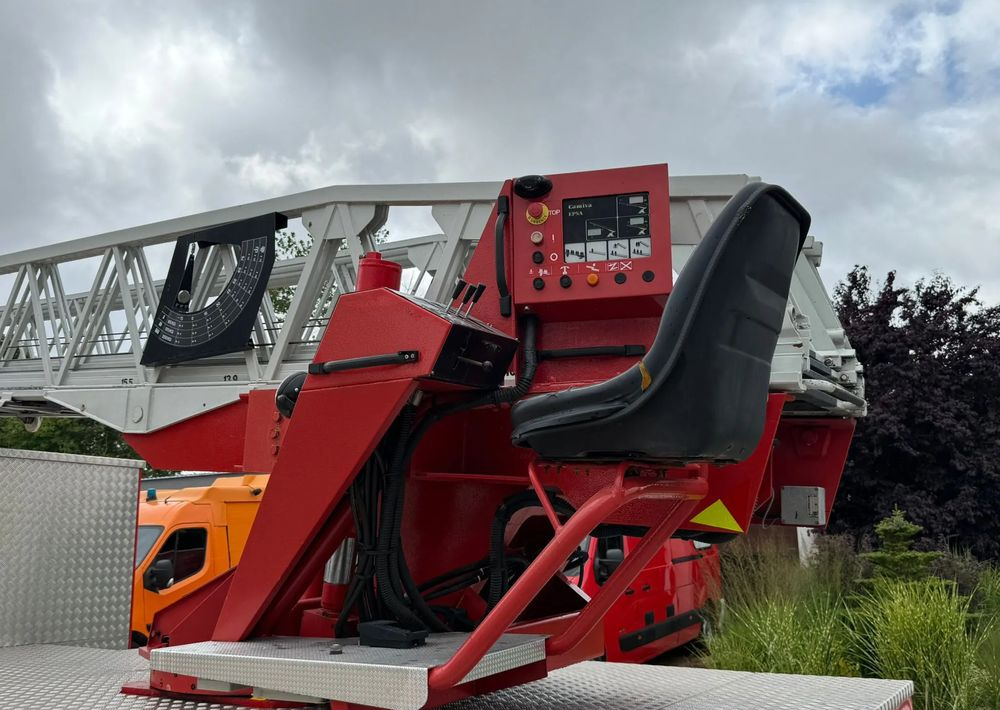 Carro de bombeiro Iveco Eurocargo 130E24: foto 11