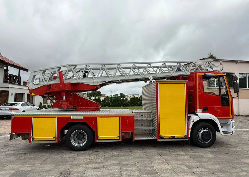Iveco Eurocargo 130E24 - Carro de bombeiro: foto 4 Iveco Eurocargo 130E24 - Carro de bombeiro: foto 4