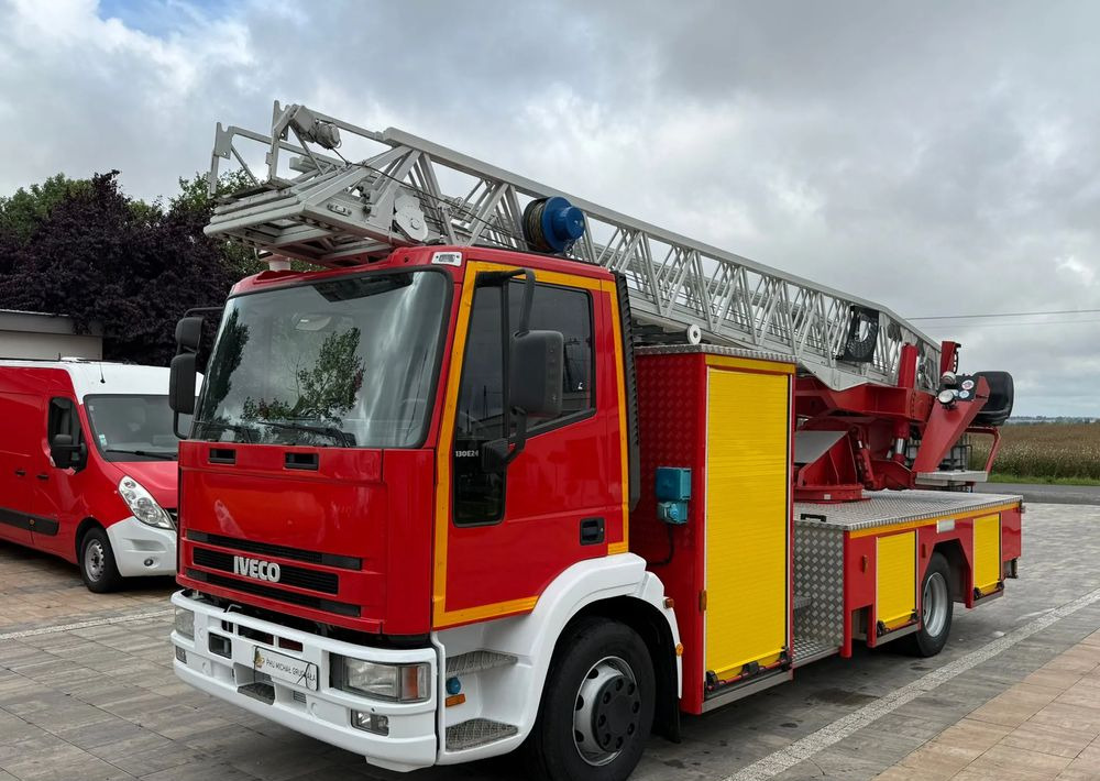 Iveco Eurocargo 130E24 - Carro de bombeiro: foto 3 Iveco Eurocargo 130E24 - Carro de bombeiro: foto 3