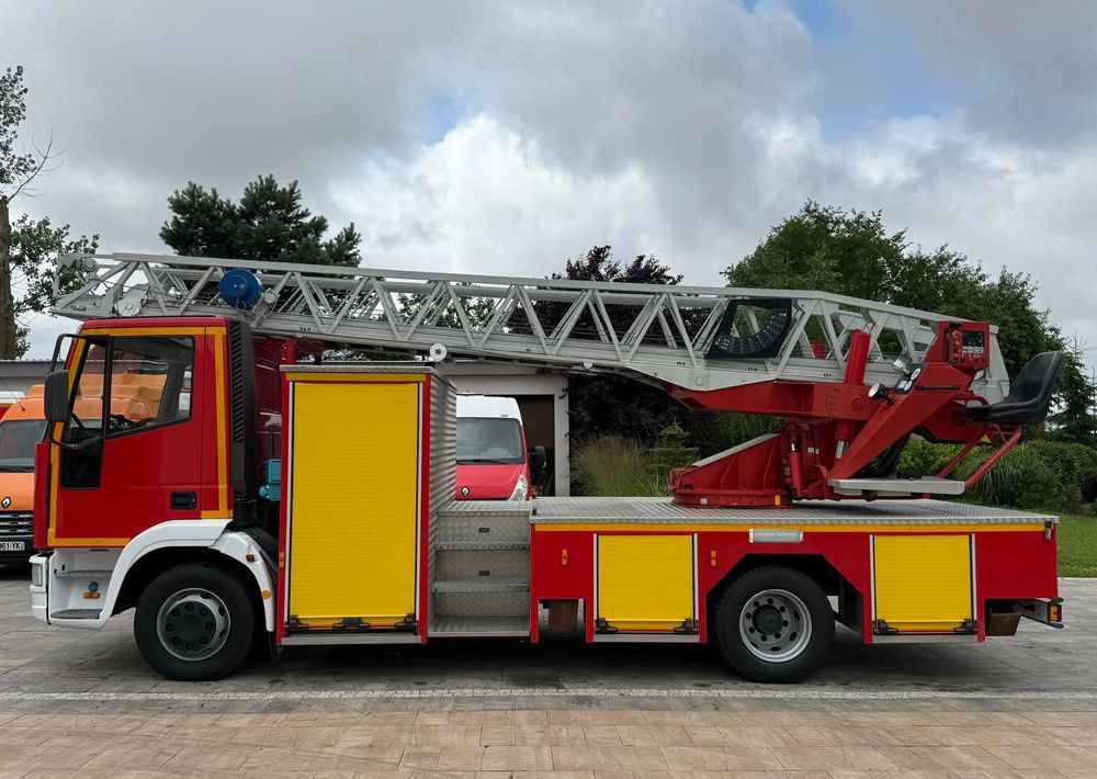 Iveco Eurocargo 130E24 - Carro de bombeiro: foto 5 Iveco Eurocargo 130E24 - Carro de bombeiro: foto 5