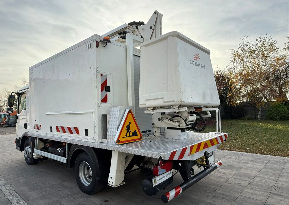 MAN TGL 12.250 - Caminhão com plataforma aérea: foto 3 MAN TGL 12.250 - Caminhão com plataforma aérea: foto 3