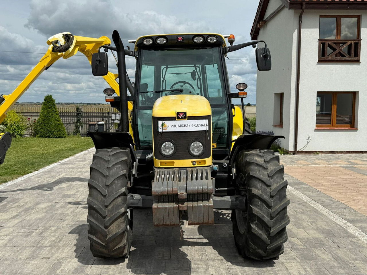 Massey Ferguson 6445 z kosiarką wysięgnikową do poboczy Rousseau T hénor 510 L FI - Trator: foto 2 Massey Ferguson 6445 z kosiarką wysięgnikową do poboczy Rousseau T hénor 510 L FI - Trator: foto 2