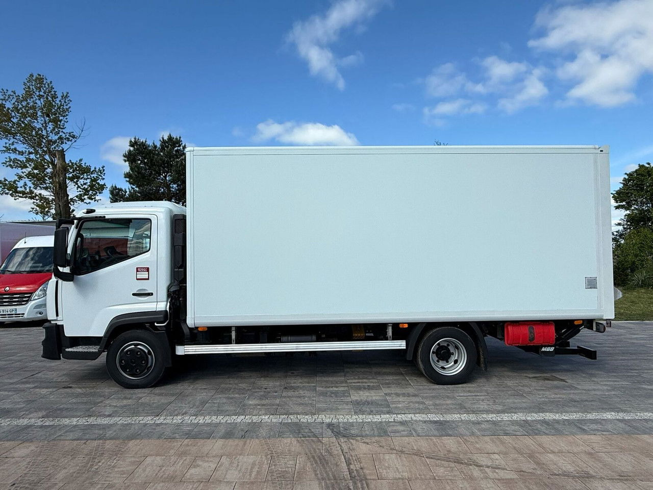 Renault D 7.5 Kontener winda kamera Tylko 82 TYŚ Przebiegu Euro 6 - Camião frigorífico: foto 5 Renault D 7.5 Kontener winda kamera Tylko 82 TYŚ Przebiegu Euro 6 - Camião frigorífico: foto 5