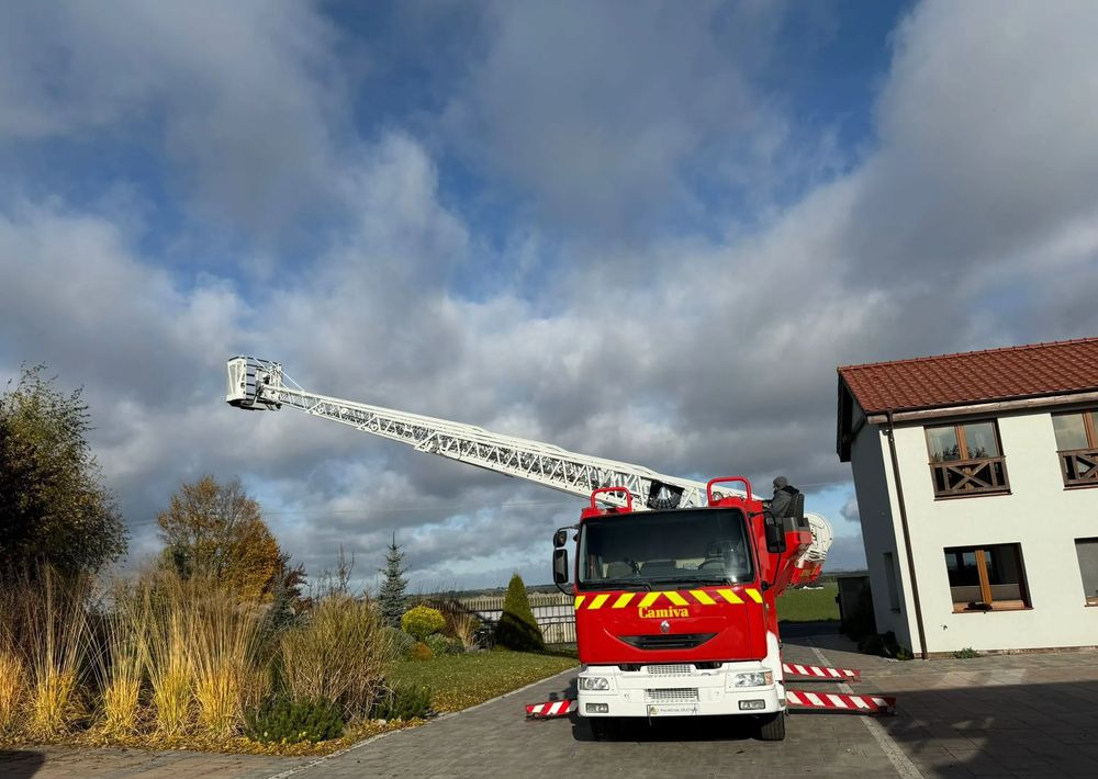 Renault Midlum 210 - Carro de bombeiro: foto 1 Renault Midlum 210 - Carro de bombeiro: foto 1