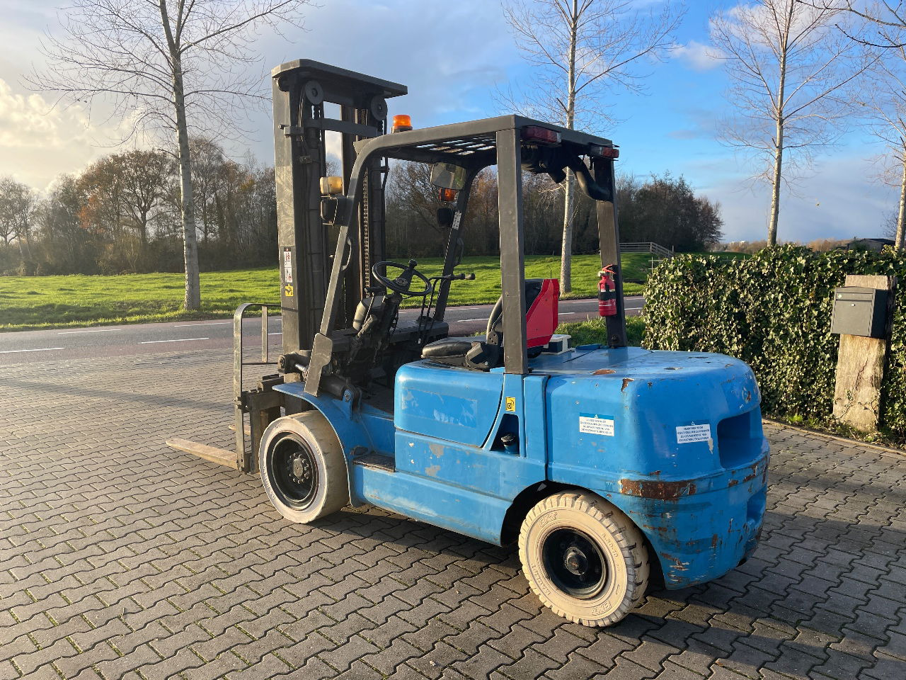 Nissan 3.5 tons diesel heftruck triplo 5.50m Hefhoogte 2000 uur - Empilhador: foto 2 Nissan 3.5 tons diesel heftruck triplo 5.50m Hefhoogte 2000 uur - Empilhador: foto 2
