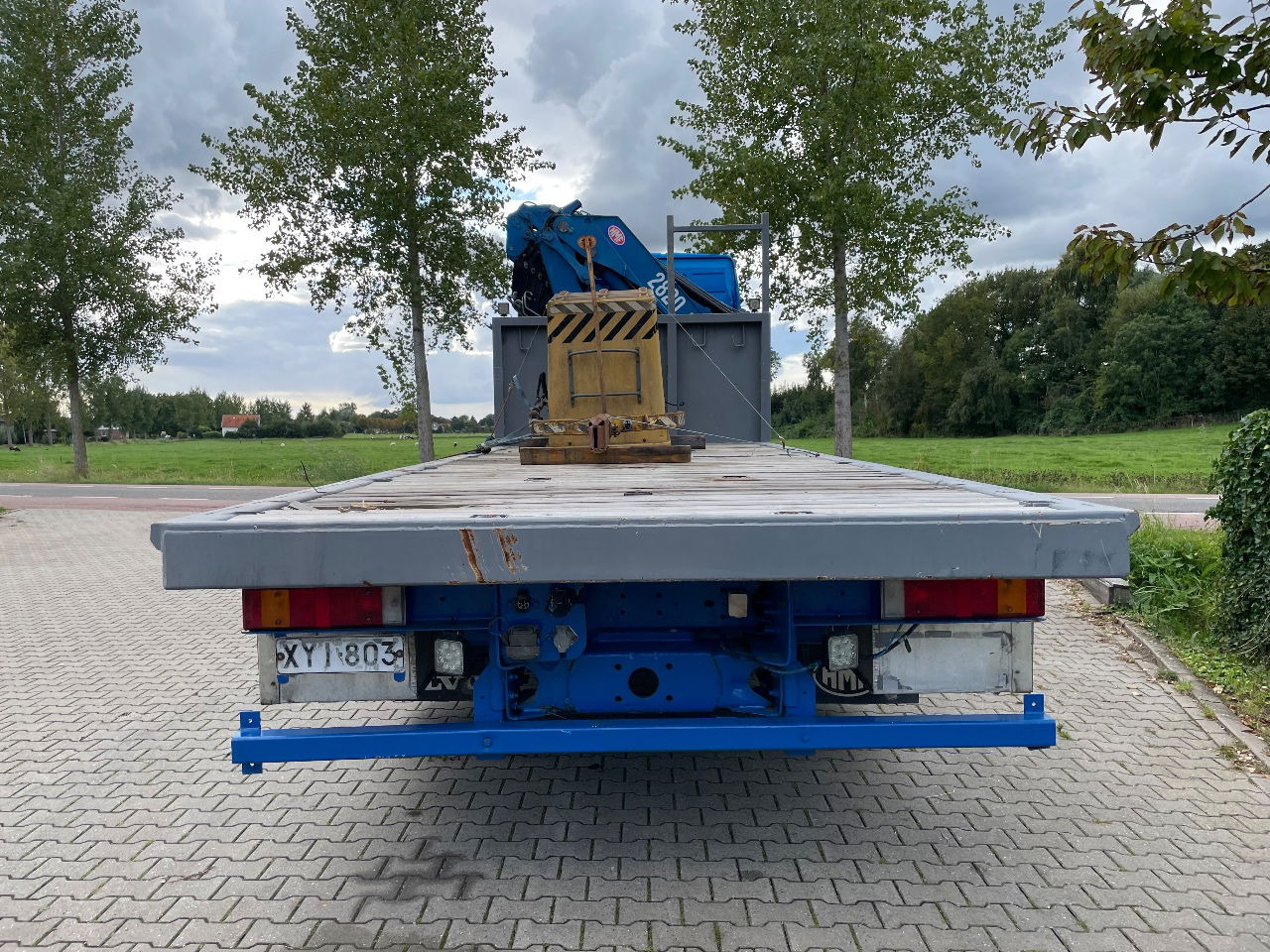 Volvo FH 16 FH16 420 with HMF 2820 crane with jib and front stamps Very Good Condition - Camião grua: foto 4 Volvo FH 16 FH16 420 with HMF 2820 crane with jib and front stamps Very Good Condition - Camião grua: foto 4