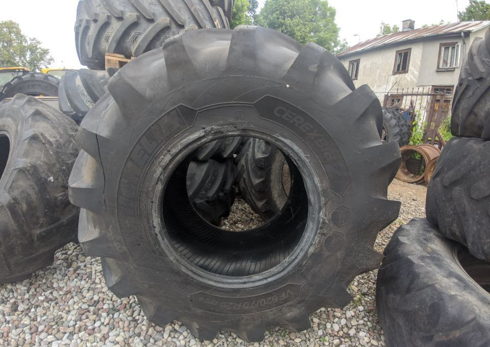 MICHELIN Cerexbib 2 VF 620/70 R 26 - Pneu: foto 1 MICHELIN Cerexbib 2 VF 620/70 R 26 - Pneu: foto 1