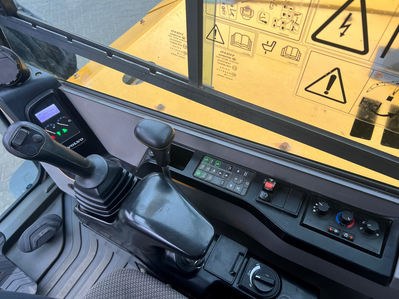Locação financeira de Volvo ECR88D Volvo ECR88D: foto 12