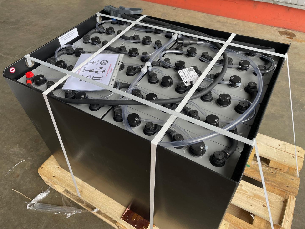 Eternity 48V 5 EPzS 625 - Bateria automotiva para Equipamento de movimentação: foto 1 Eternity 48V 5 EPzS 625 - Bateria automotiva para Equipamento de movimentação: foto 1