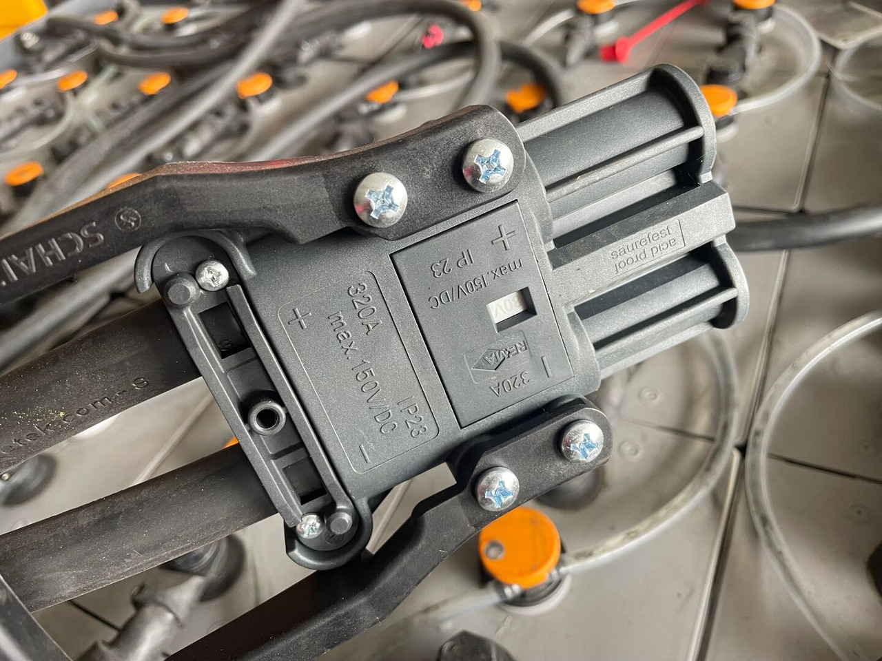Exide 80V 8 EPzS 1240 - Bateria automotiva para Equipamento de movimentação: foto 3 Exide 80V 8 EPzS 1240 - Bateria automotiva para Equipamento de movimentação: foto 3