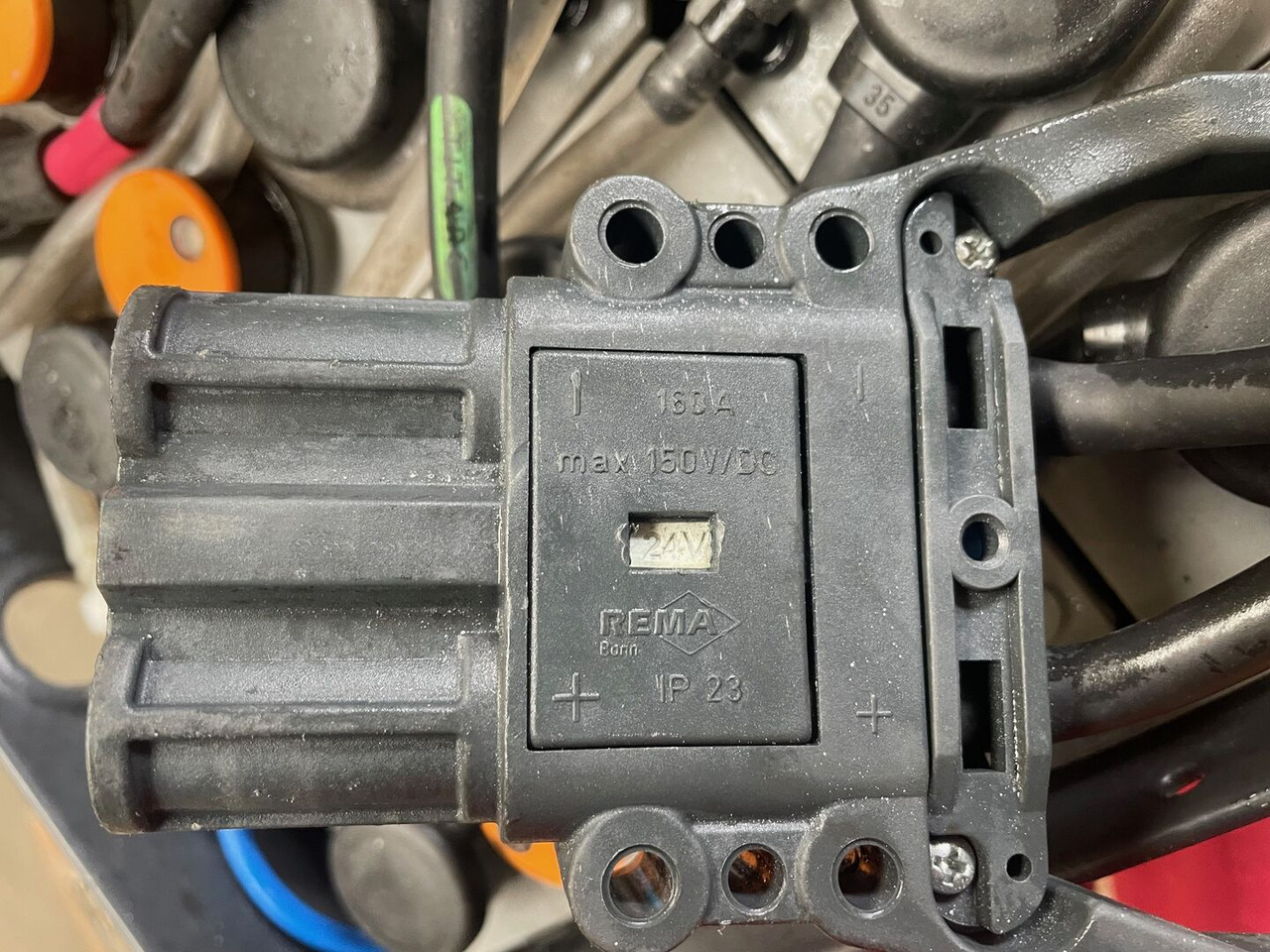 Hawker 24 Volt I 3 PZS 375 - Bateria automotiva para Equipamento de movimentação: foto 4 Hawker 24 Volt I 3 PZS 375 - Bateria automotiva para Equipamento de movimentação: foto 4