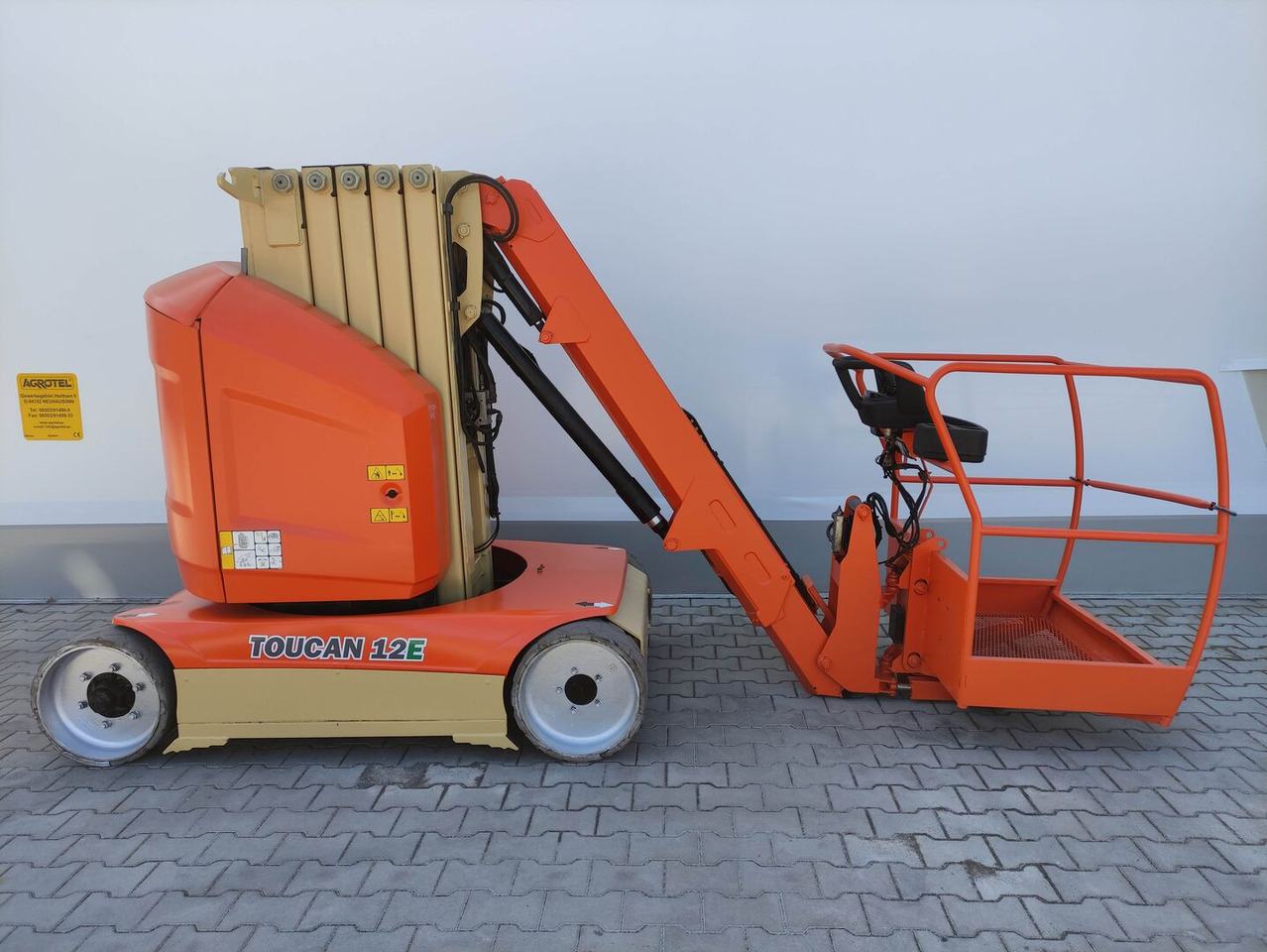 JLG Toucan 12 E (LACK NEU) - Plataforma de mastro vertical: foto 2 JLG Toucan 12 E (LACK NEU) - Plataforma de mastro vertical: foto 2