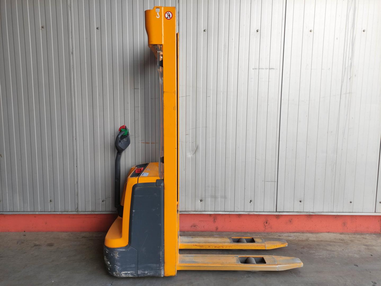 Jungheinrich EJC 112 - Stacker: foto 2 Jungheinrich EJC 112 - Stacker: foto 2