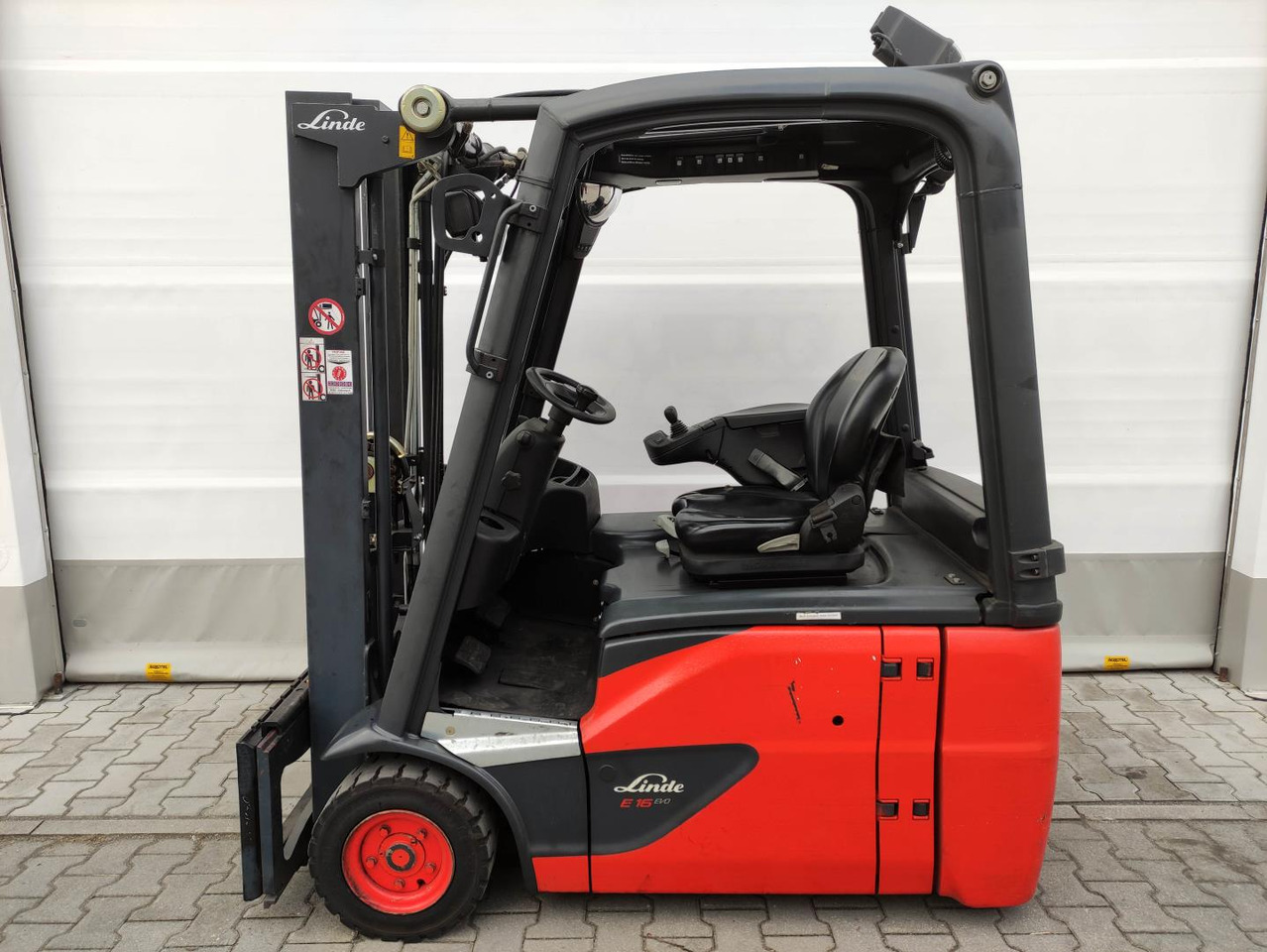 Linde E16-02-386-EVO - Empilhador elétrico: foto 1 Linde E16-02-386-EVO - Empilhador elétrico: foto 1
