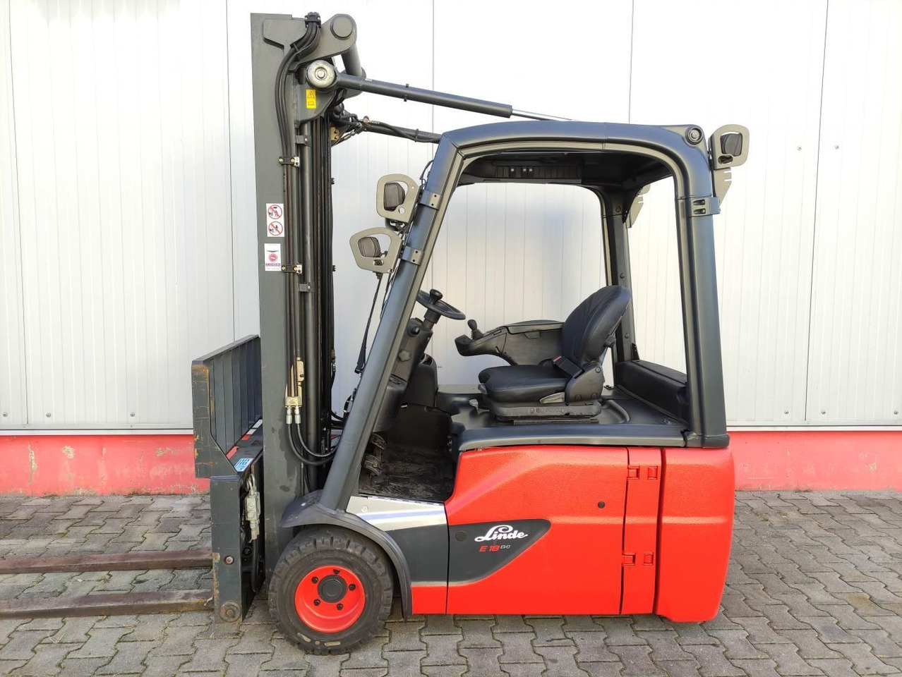 Linde E18-02-386 (LACK NEU) - Empilhador elétrico: foto 1 Linde E18-02-386 (LACK NEU) - Empilhador elétrico: foto 1