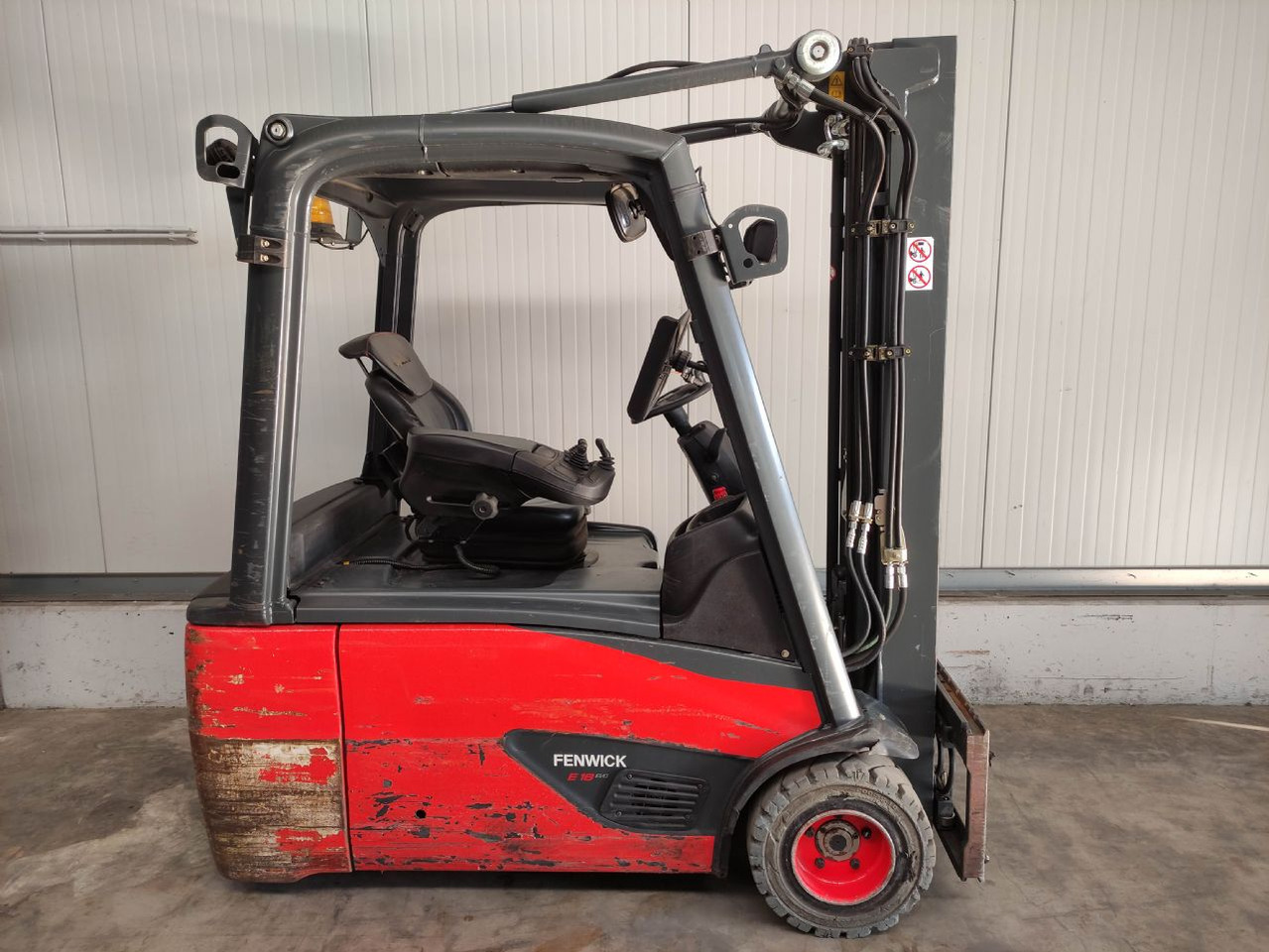 Linde E18L-02-386 - Empilhador elétrico: foto 2 Linde E18L-02-386 - Empilhador elétrico: foto 2