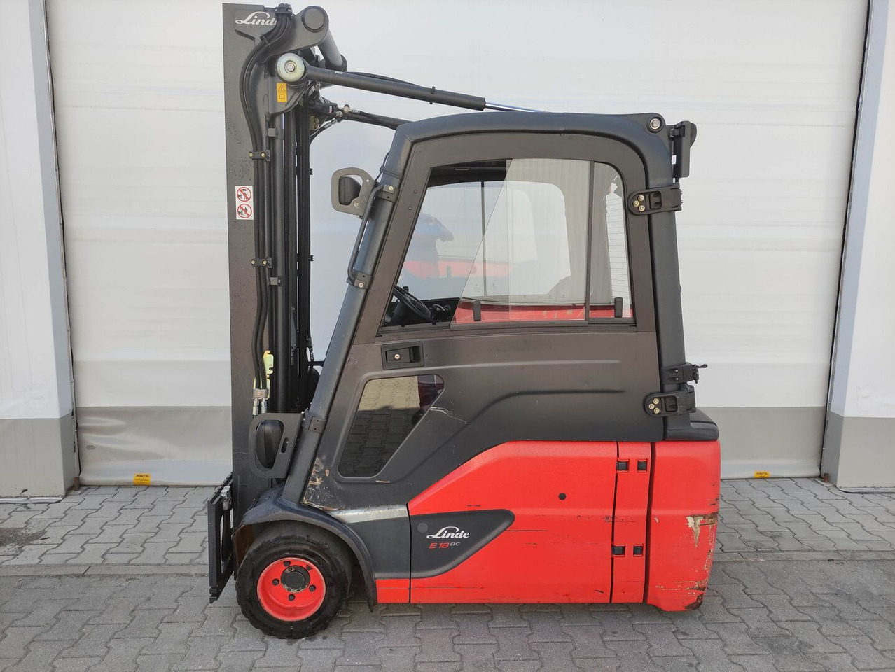 Linde E18L-02-386 - Empilhador elétrico: foto 1 Linde E18L-02-386 - Empilhador elétrico: foto 1