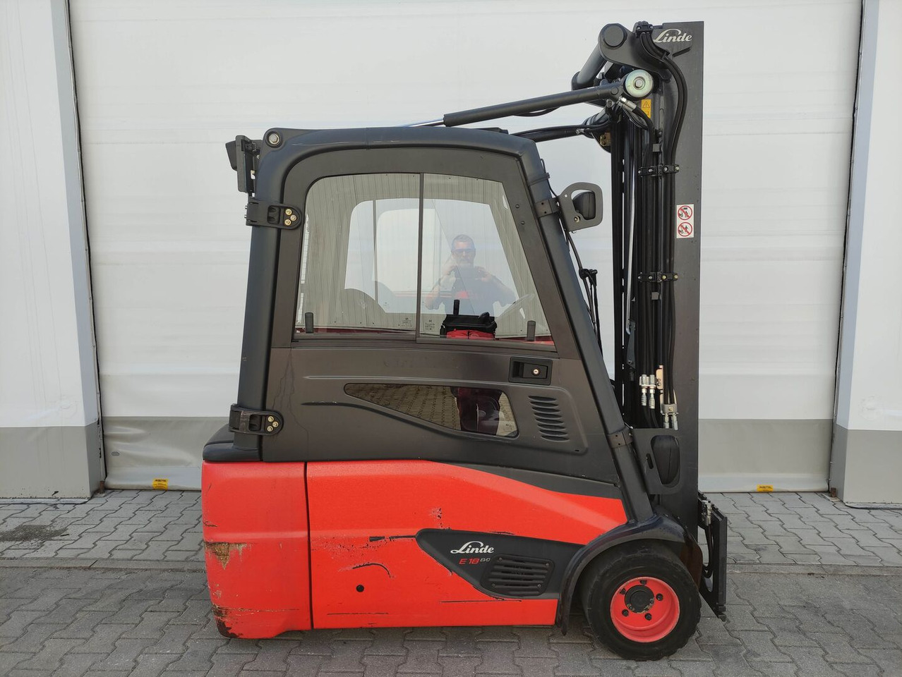 Linde E18L-02-386 - Empilhador elétrico: foto 2 Linde E18L-02-386 - Empilhador elétrico: foto 2