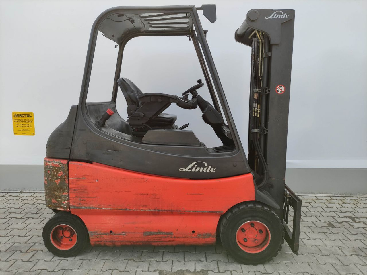 Linde E30/03/600-336 - Empilhador elétrico: foto 2 Linde E30/03/600-336 - Empilhador elétrico: foto 2