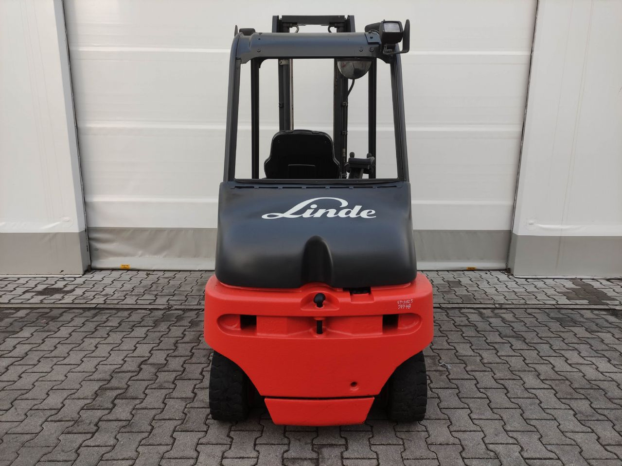 Linde E30-336-03 (LACK NEU) - Empilhador elétrico: foto 4 Linde E30-336-03 (LACK NEU) - Empilhador elétrico: foto 4