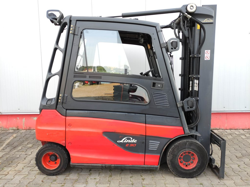 Linde E30L-01-387 - Empilhador elétrico: foto 2 Linde E30L-01-387 - Empilhador elétrico: foto 2