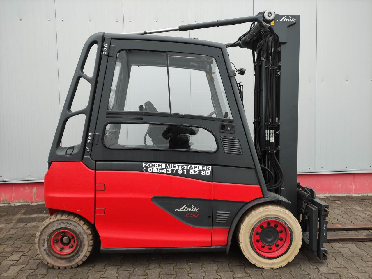 Linde E50HL-01-600 - Empilhador elétrico: foto 2 Linde E50HL-01-600 - Empilhador elétrico: foto 2