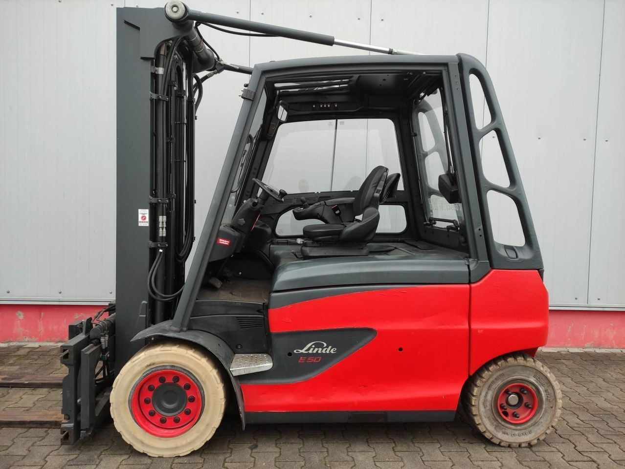 Linde E50HL-01-600 - Empilhador elétrico: foto 1 Linde E50HL-01-600 - Empilhador elétrico: foto 1