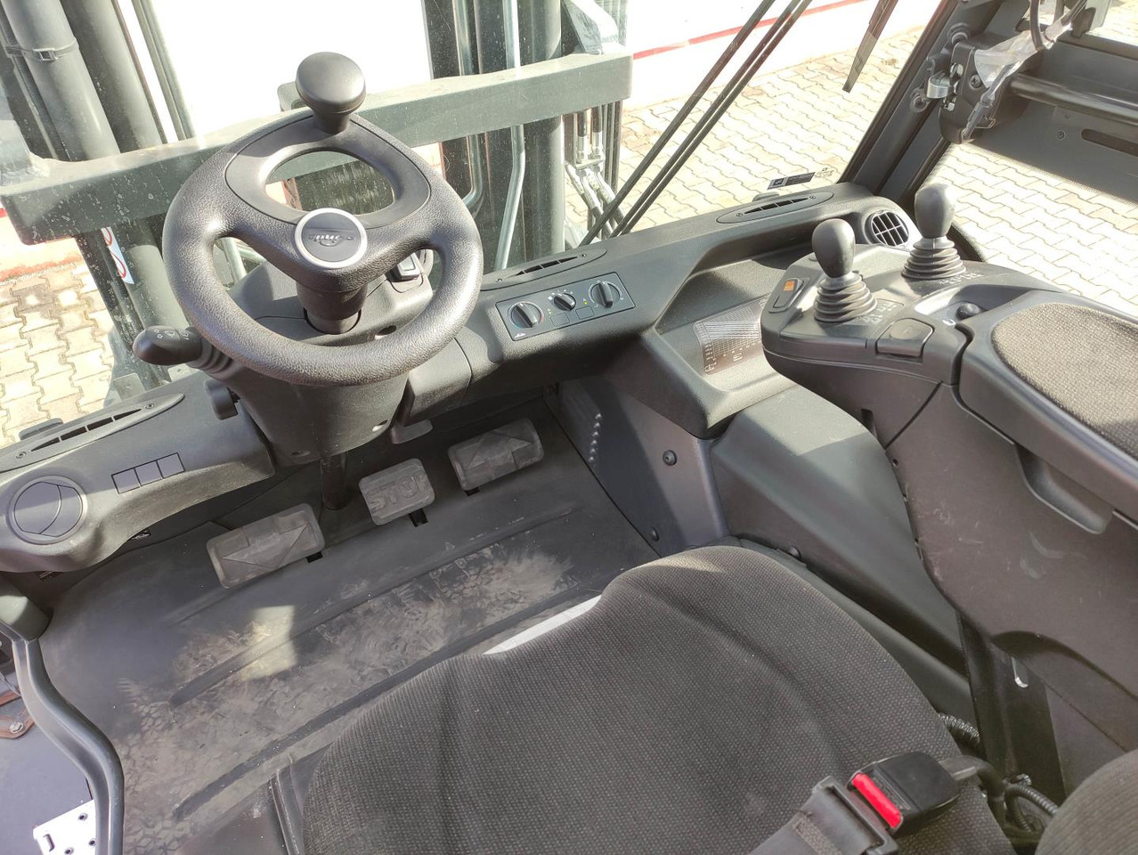 Linde E80-01-127 - Empilhador elétrico: foto 5 Linde E80-01-127 - Empilhador elétrico: foto 5