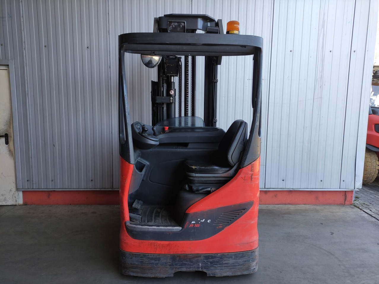 Linde R16-01-112 - Empilhador retráctil: foto 4 Linde R16-01-112 - Empilhador retráctil: foto 4
