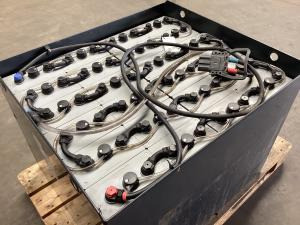 SBS 48V 6 PzS 690 - Bateria automotiva para Empilhador: foto 1 SBS 48V 6 PzS 690 - Bateria automotiva para Empilhador: foto 1