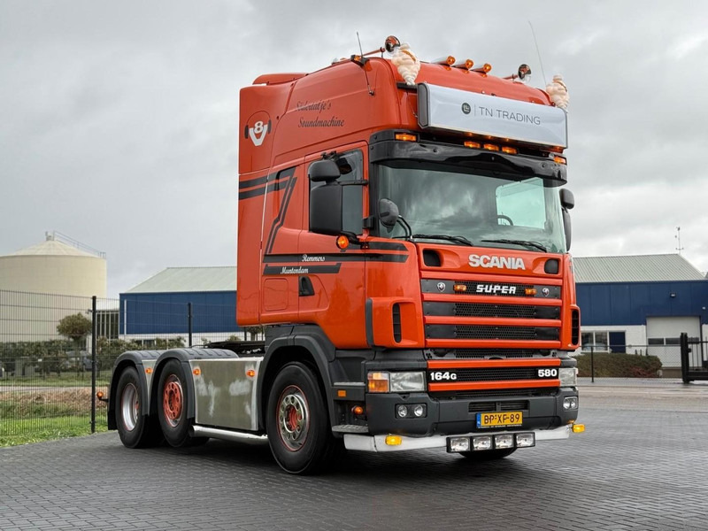 Scania R 164 GA 6X2/4 NA 580 SHOW TRUCK, GESTUURDE VOORLOPER, COMPLEET, TOP. - Tractor: foto 1 Scania R 164 GA 6X2/4 NA 580 SHOW TRUCK, GESTUURDE VOORLOPER, COMPLEET, TOP. - Tractor: foto 1