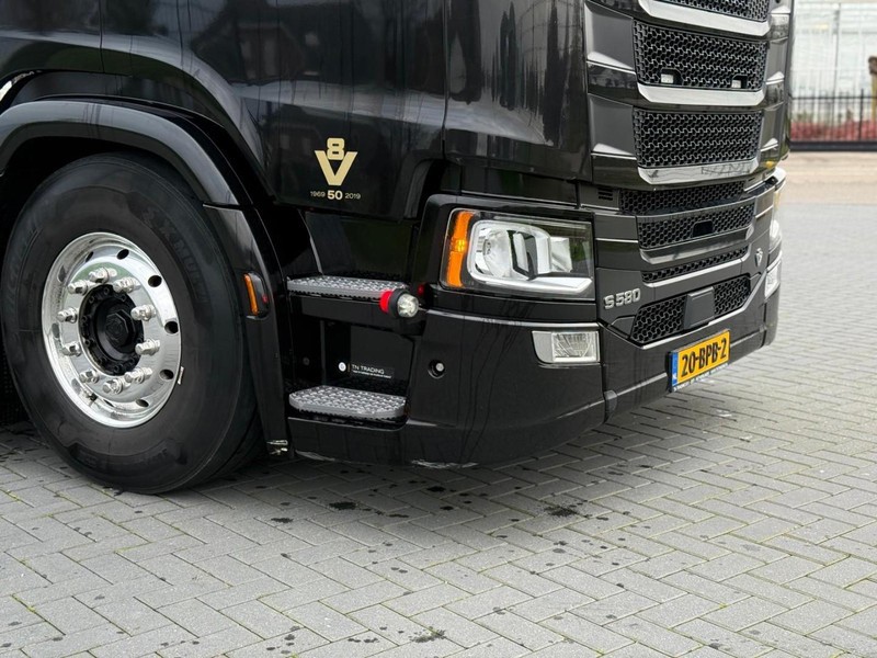 Scania S580 9 TONS VOORAS, EURO 6D, 50 YEAR V8, VOLLUCHT, 6 BALGEN, ALCOA, HYDRAULIEK, LED. - Tractor: foto 2 Scania S580 9 TONS VOORAS, EURO 6D, 50 YEAR V8, VOLLUCHT, 6 BALGEN, ALCOA, HYDRAULIEK, LED. - Tractor: foto 2