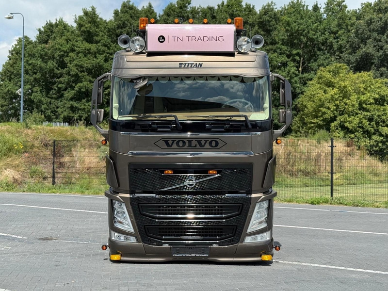 Volvo FH 13.500 SHOW TRUCK, FULL AIR, INTERIOR, TOP, HYDRAULIC. - Tractor: foto 2 Volvo FH 13.500 SHOW TRUCK, FULL AIR, INTERIOR, TOP, HYDRAULIC. - Tractor: foto 2