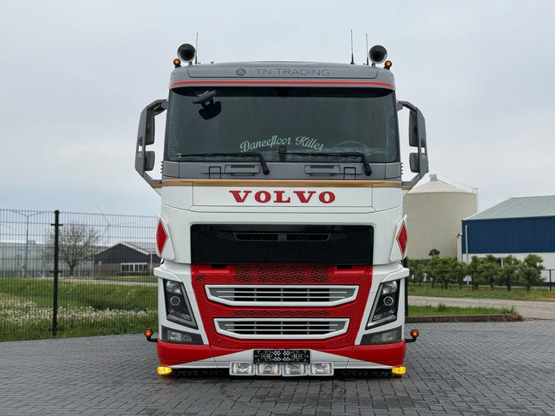 Volvo FH 13.500 SHOWTRUCK, VOLLUCHT, EURO 6, 6X2/4, PTO, SHOW INTERIEUR. - Tractor: foto 2 Volvo FH 13.500 SHOWTRUCK, VOLLUCHT, EURO 6, 6X2/4, PTO, SHOW INTERIEUR. - Tractor: foto 2