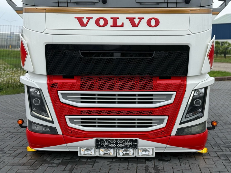 Volvo FH 13.500 SHOWTRUCK, VOLLUCHT, EURO 6, 6X2/4, PTO, SHOW INTERIEUR. - Tractor: foto 4 Volvo FH 13.500 SHOWTRUCK, VOLLUCHT, EURO 6, 6X2/4, PTO, SHOW INTERIEUR. - Tractor: foto 4