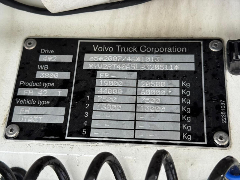 Tractor Volvo FH 13.500 VOLLUCHT, RETARDER, LEER, 2 TANKS, TOP AUTO.: foto 6 Tractor Volvo FH 13.500 VOLLUCHT, RETARDER, LEER, 2 TANKS, TOP AUTO.: foto 6
