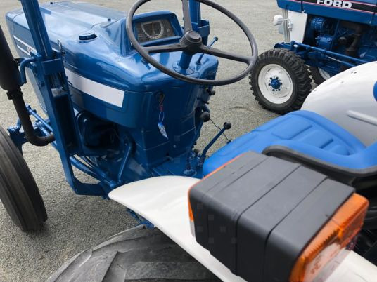 Ford 4100 arceau tracteur à 14 000 € sans tva - Trator: foto 3 Ford 4100 arceau tracteur à 14 000 € sans tva - Trator: foto 3