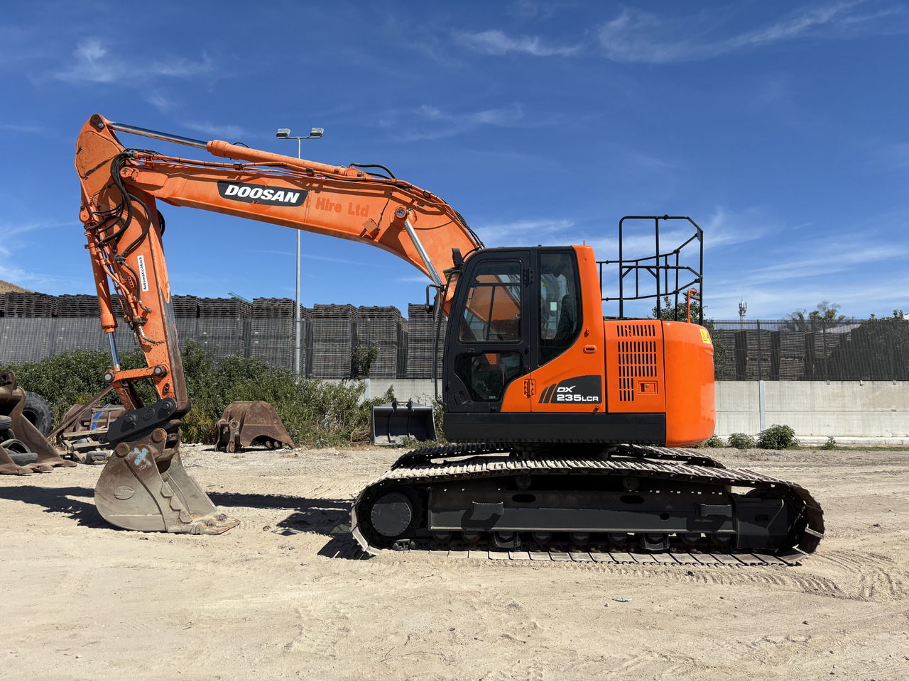 DOOSAN DX235LCR - Escavadora de rastos: foto 2 DOOSAN DX235LCR - Escavadora de rastos: foto 2