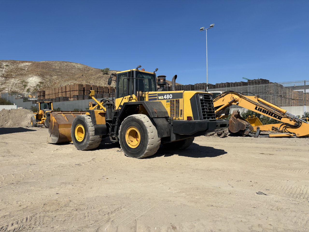 KOMATSU WA480-6 - Pá carregadora de rodas: foto 3 KOMATSU WA480-6 - Pá carregadora de rodas: foto 3
