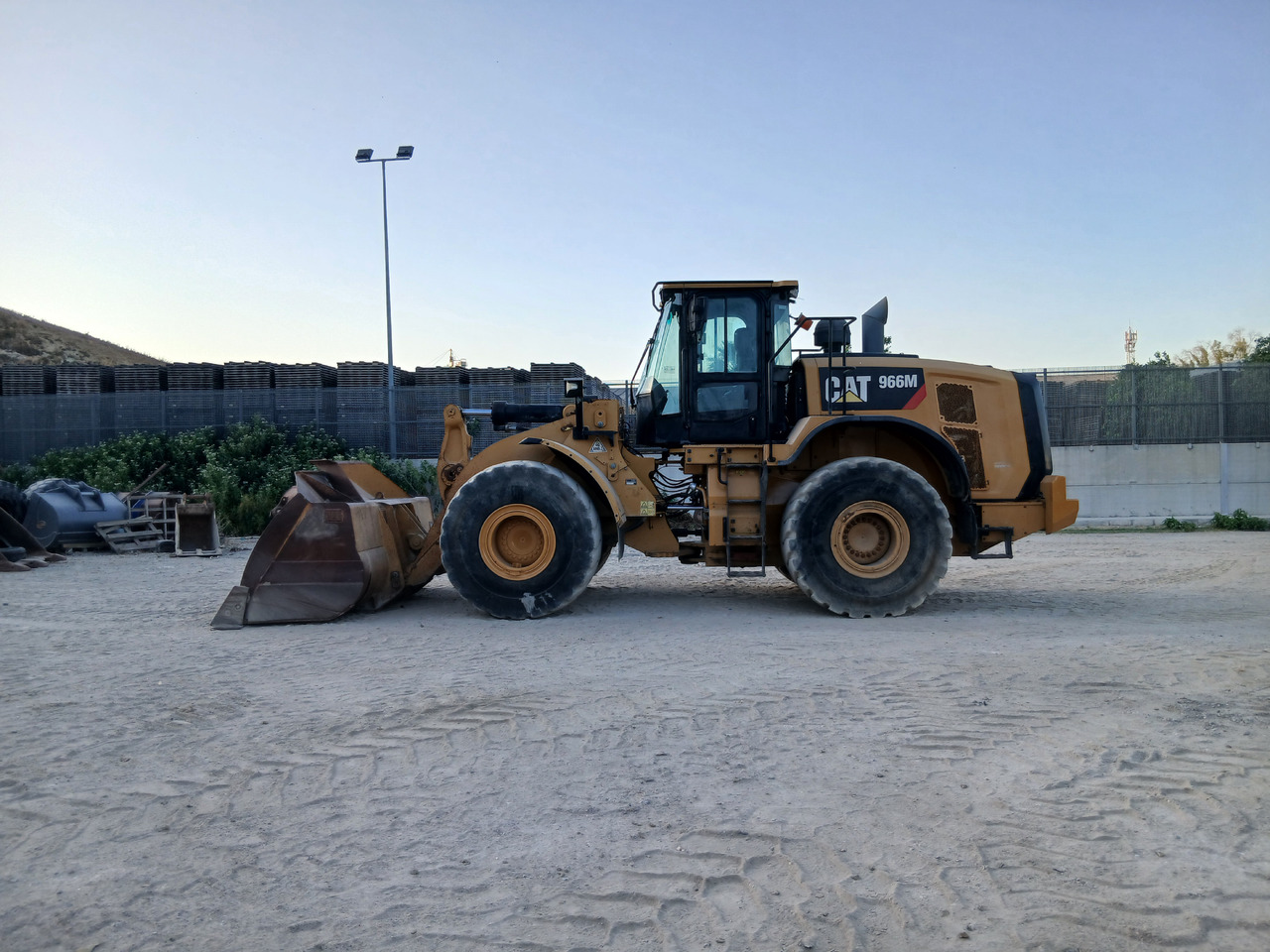 Caterpillar 966M - Máquina de construção: foto 2 Caterpillar 966M - Máquina de construção: foto 2