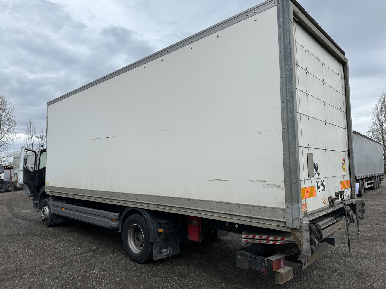 MERCEDES-BENZ ATEGO 1524 - Camião furgão: foto 5 MERCEDES-BENZ ATEGO 1524 - Camião furgão: foto 5