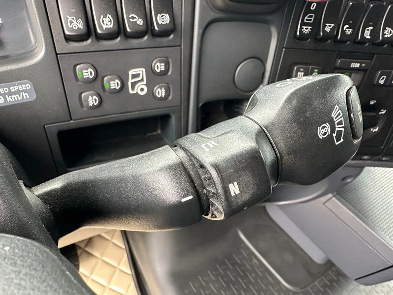 Camião transporte de gado Scania R420 6x2 Topline / 3 Stock Animal Transport / Retarder / Euro 5: foto 20 Camião transporte de gado Scania R420 6x2 Topline / 3 Stock Animal Transport / Retarder / Euro 5: foto 20